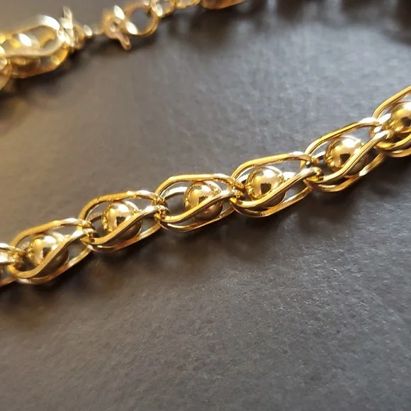 Vintage MONET signed Caged Bead Gold Tone Chain Bracelet - Picture 4 of 7